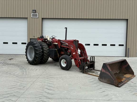 1969 International Harvester 856 Equipment Image0