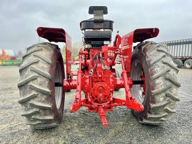 Image of International Harvester 856 equipment image 4