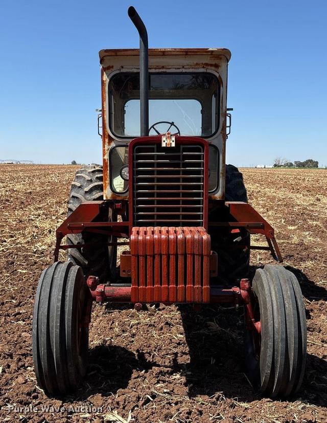 Image of International Harvester 856 equipment image 1