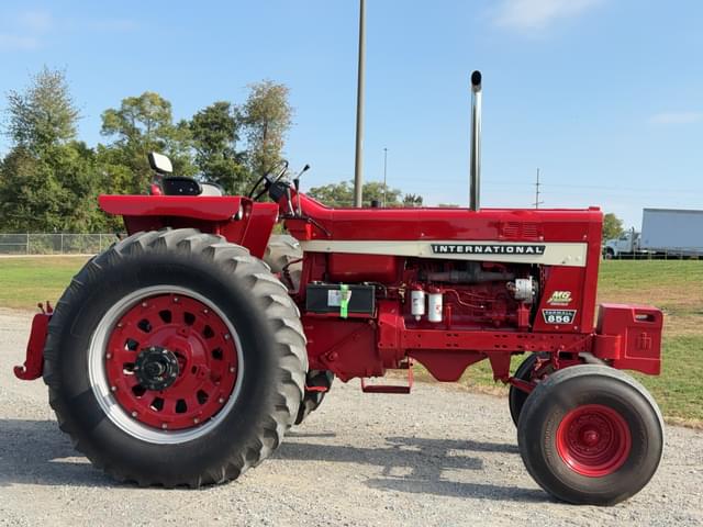 Image of International Harvester 856 equipment image 3