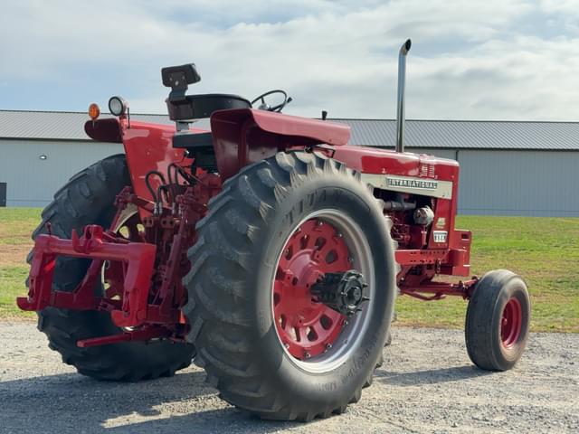 Image of International Harvester 856 equipment image 4