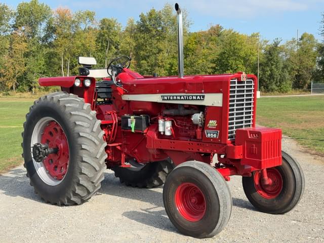 Image of International Harvester 856 equipment image 2