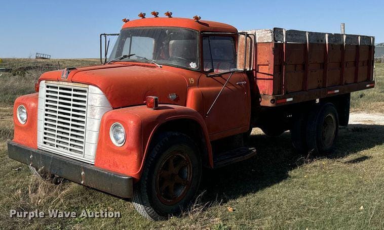 Main image International Loadstar 1700