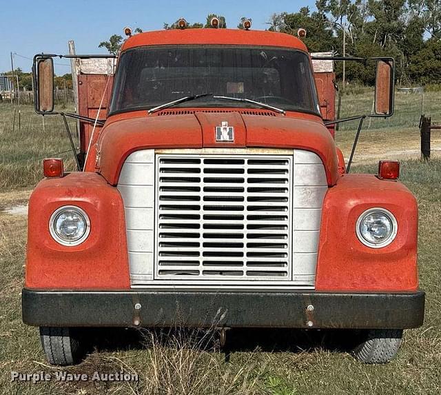 Image of International Loadstar 1700 equipment image 1