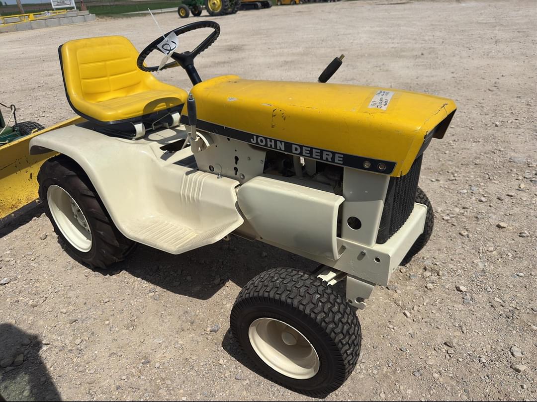 Image of John Deere 110 Primary image