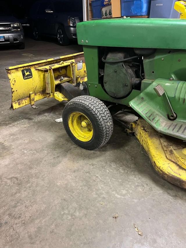 Image of John Deere 110 equipment image 3