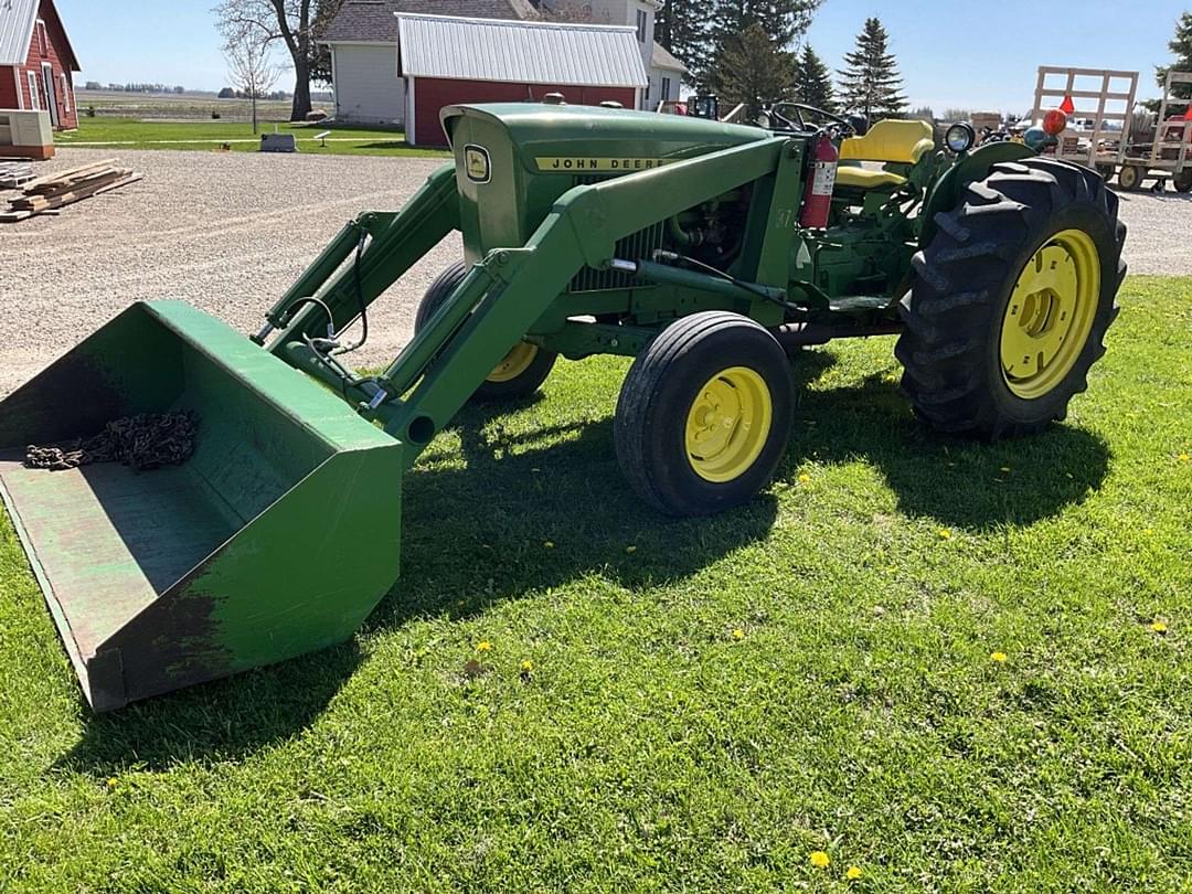 Image of John Deere 1520 Primary image