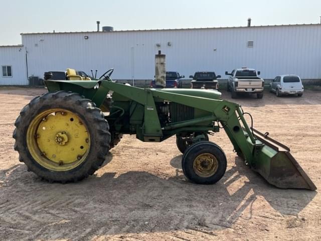 Image of John Deere 2520 equipment image 3