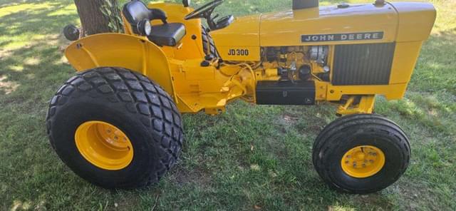 Image of John Deere 300 equipment image 1