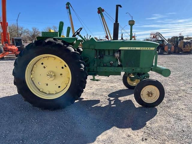 Image of John Deere 3010 equipment image 3