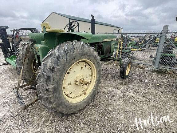 Image of John Deere 3020 equipment image 1