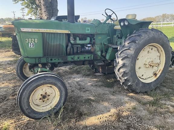 Image of John Deere 3020 equipment image 2