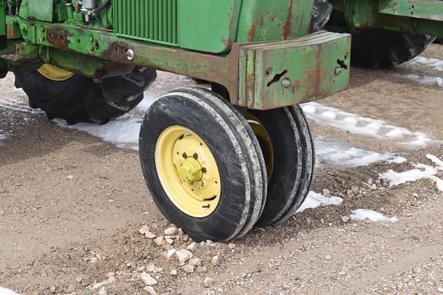 Image of John Deere 3020 equipment image 2