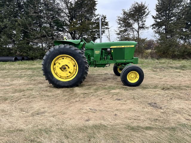 Image of John Deere 3020 equipment image 3
