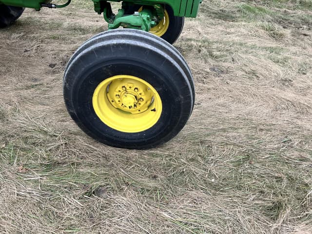 Image of John Deere 3020 equipment image 4