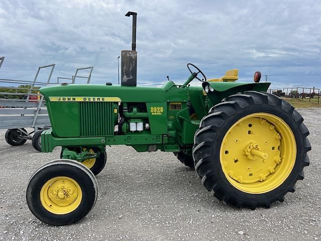 Image of John Deere 3020 equipment image 1