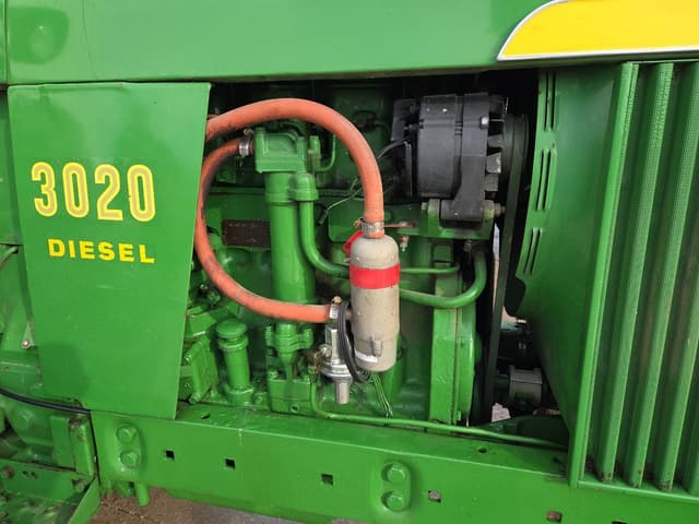 Image of John Deere 3020 equipment image 4
