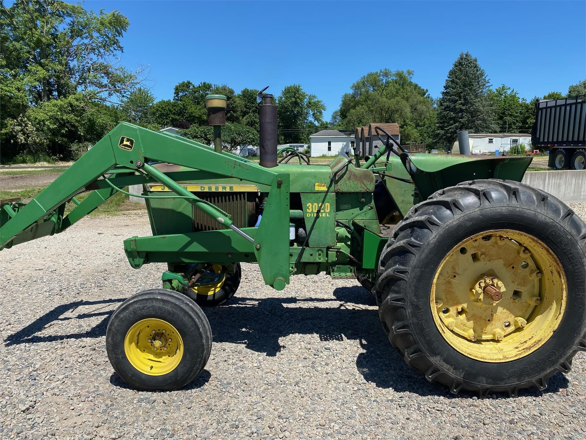 1969 John Deere 3020 Equipment Image0