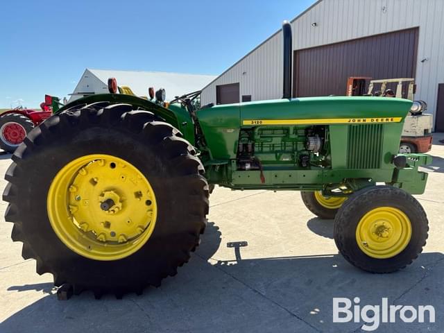 Image of John Deere 3120 equipment image 3