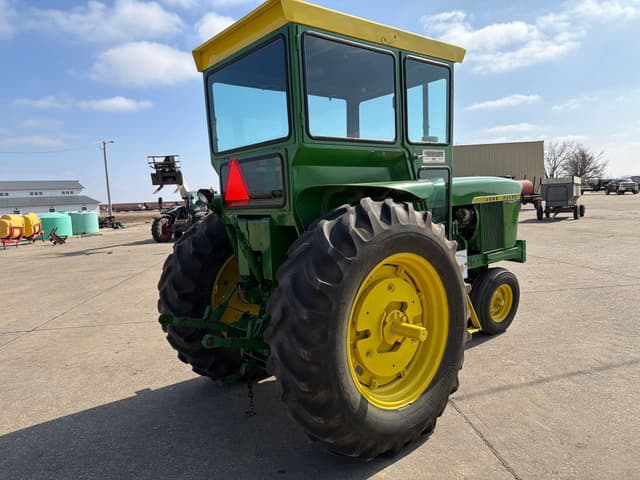 Image of John Deere 4000 equipment image 2