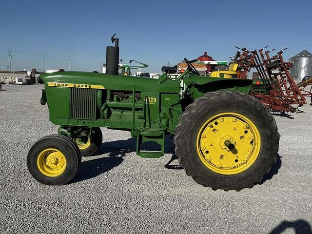 Image of John Deere 4020 equipment image 1