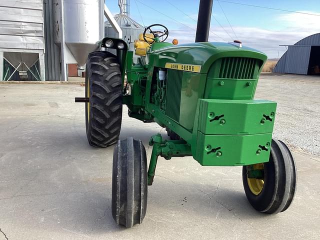 Image of John Deere 4020 equipment image 2