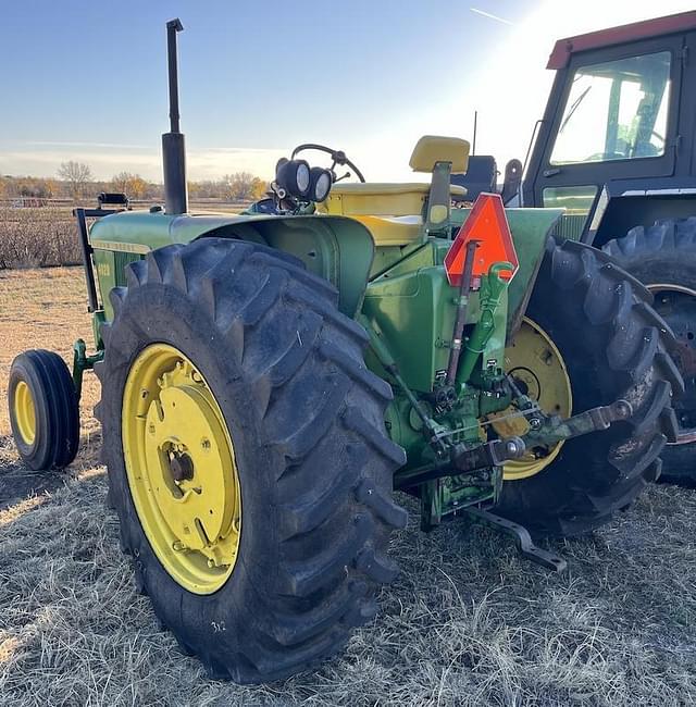 Image of John Deere 4020 equipment image 2