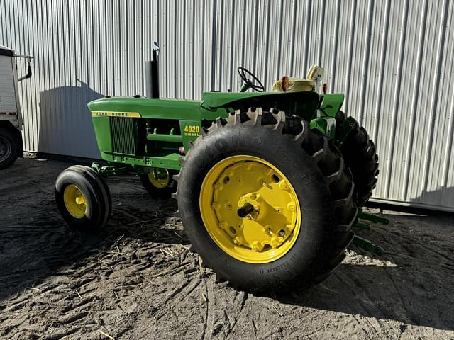 Image of John Deere 4020 equipment image 3