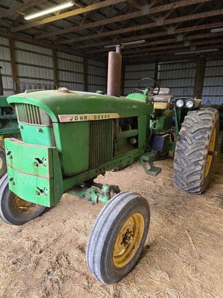 Image of John Deere 4020 equipment image 2