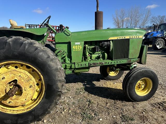 Image of John Deere 4020 equipment image 2