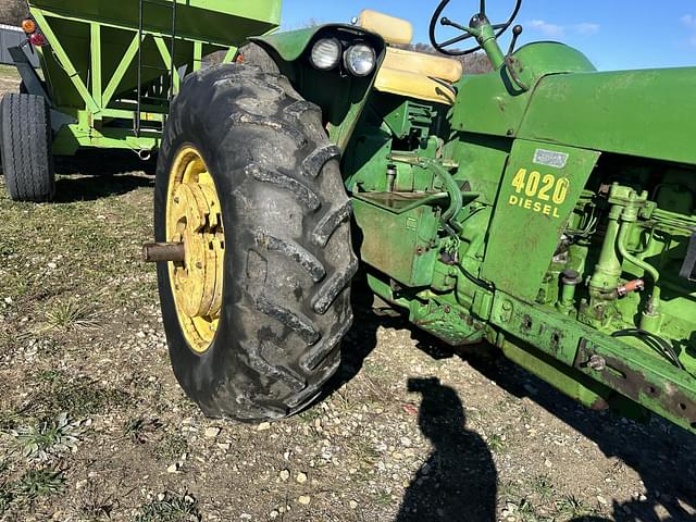 Image of John Deere 4020 equipment image 4