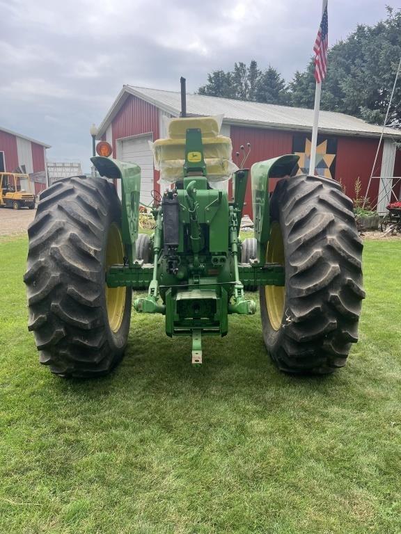 Image of John Deere 4020 equipment image 4