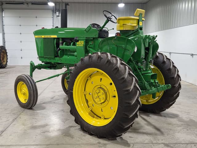 Image of John Deere 4020 equipment image 2