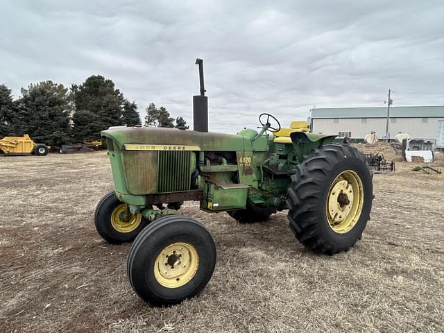 Image of John Deere 4020 equipment image 2