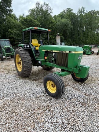 Image of John Deere 4040 equipment image 4