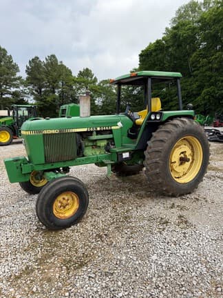 Image of John Deere 4040 equipment image 2