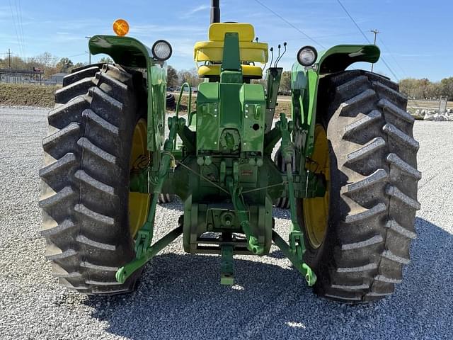 Image of John Deere 4520 equipment image 3