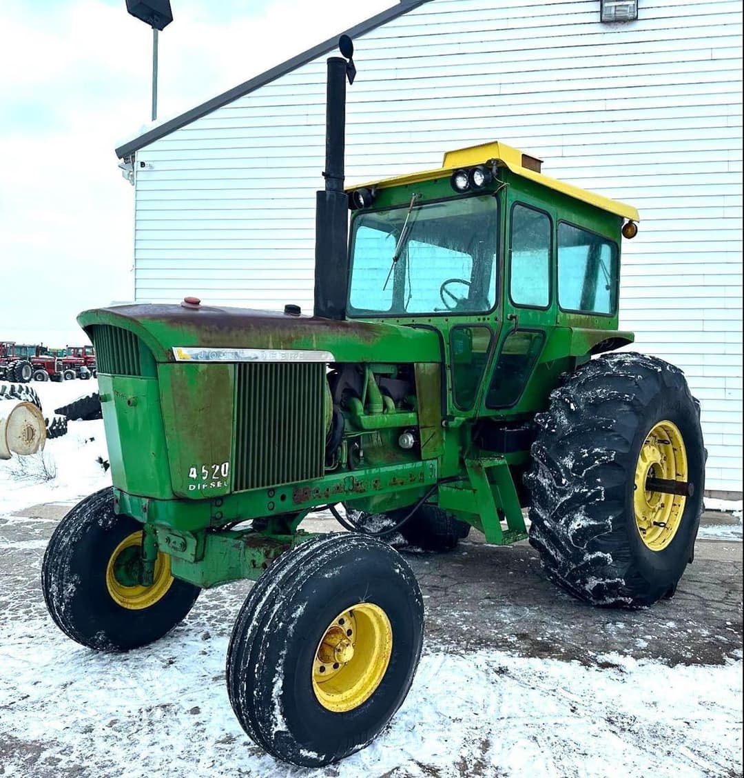 Image of John Deere 4520 Primary image