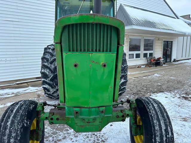 Image of John Deere 4520 equipment image 3