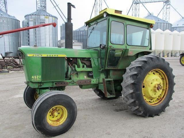 Image of John Deere 4520 Primary image