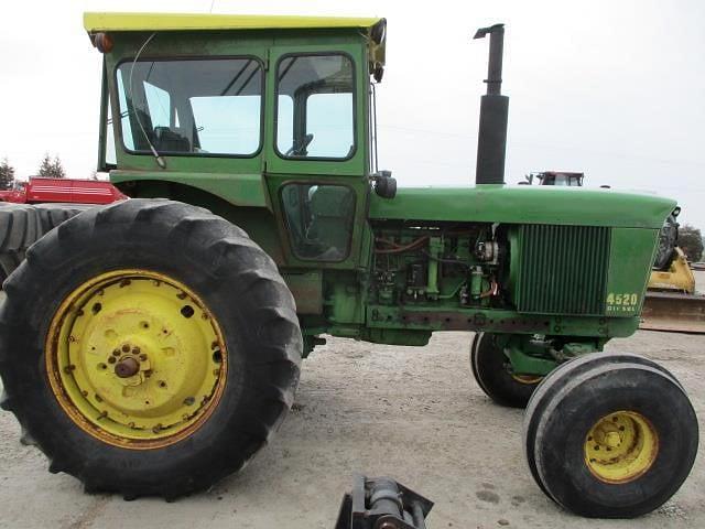 Image of John Deere 4520 equipment image 3