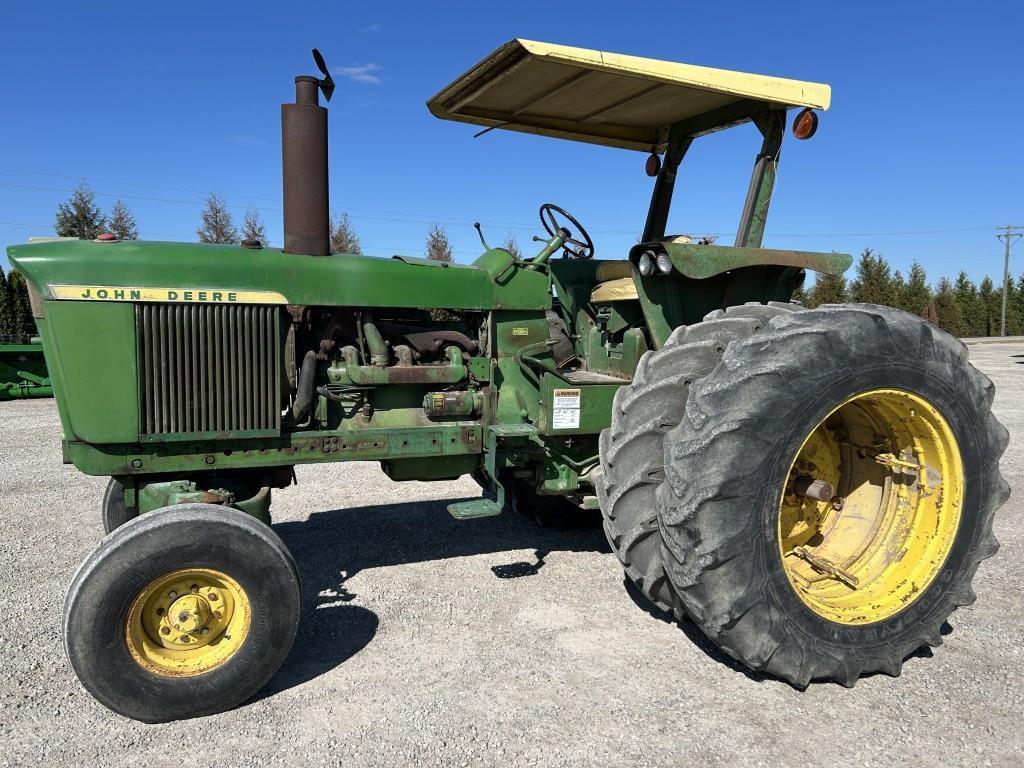 Image of John Deere 4520 Primary image