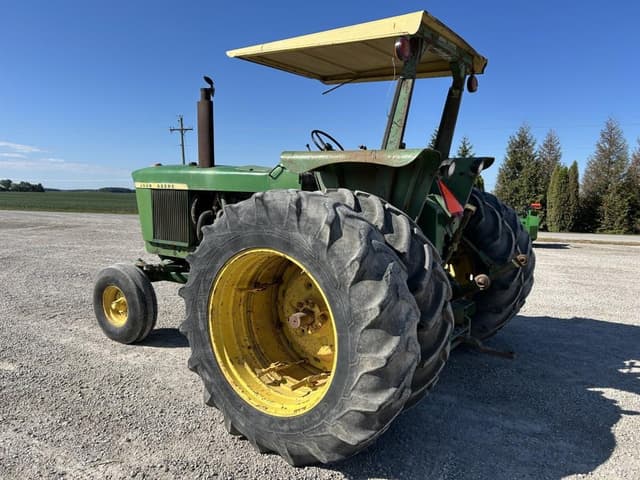 Image of John Deere 4520 equipment image 4