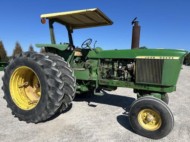 Image of John Deere 4520 equipment image 1