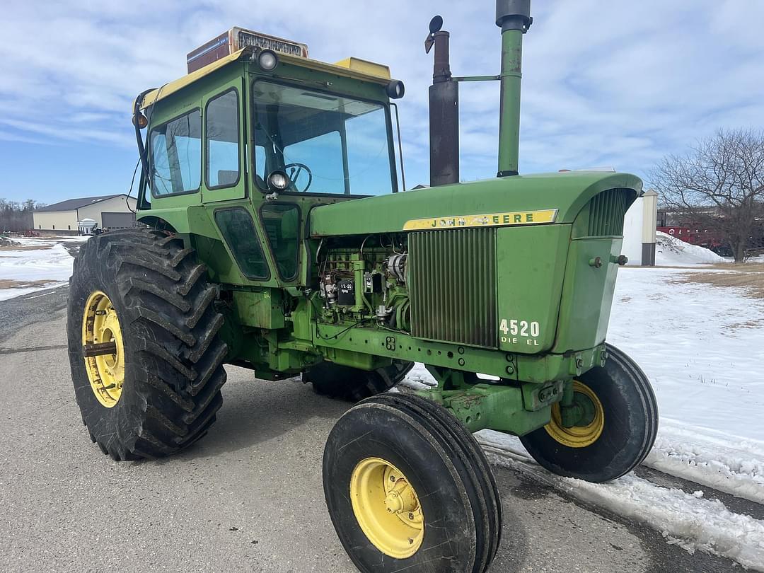 Image of John Deere 4520 Primary image