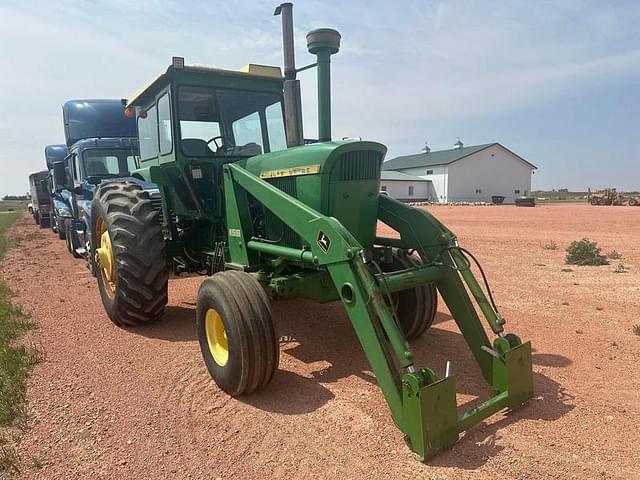 Image of John Deere 4520 equipment image 3