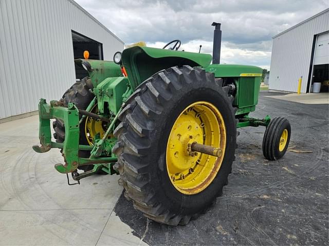 Image of John Deere 4520 equipment image 4