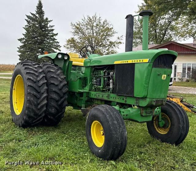 Image of John Deere 4520 equipment image 2