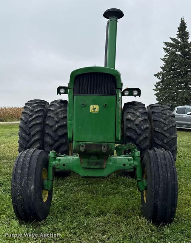 Image of John Deere 4520 equipment image 1