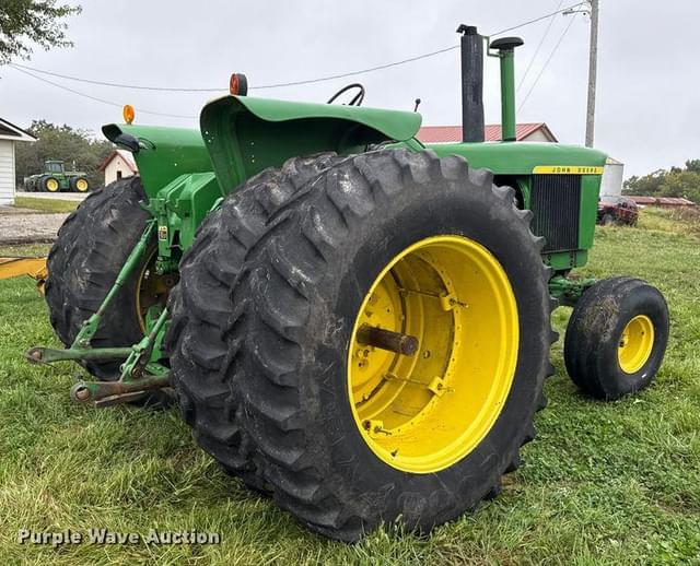 Image of John Deere 4520 equipment image 4